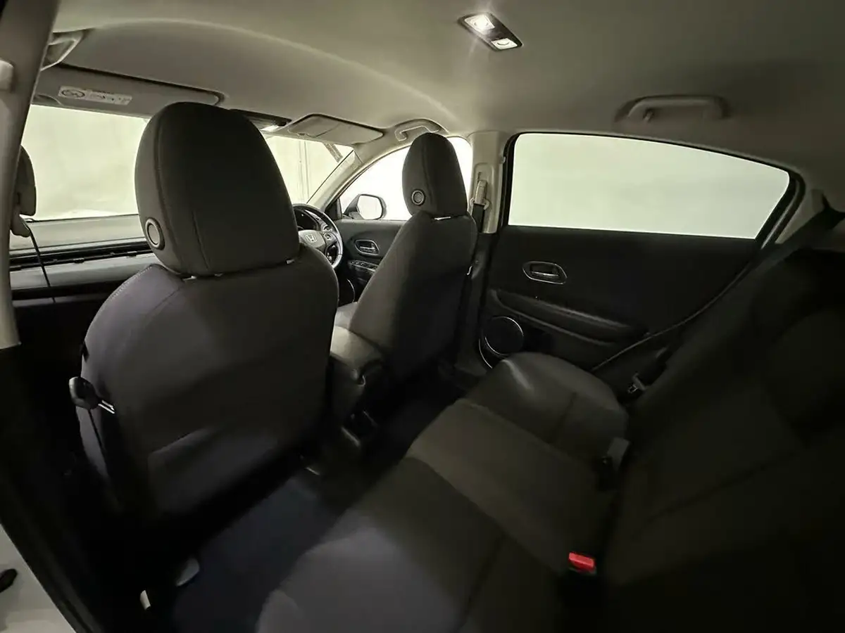 2019-honda-hr-v-15-i-vtec-se-big-17