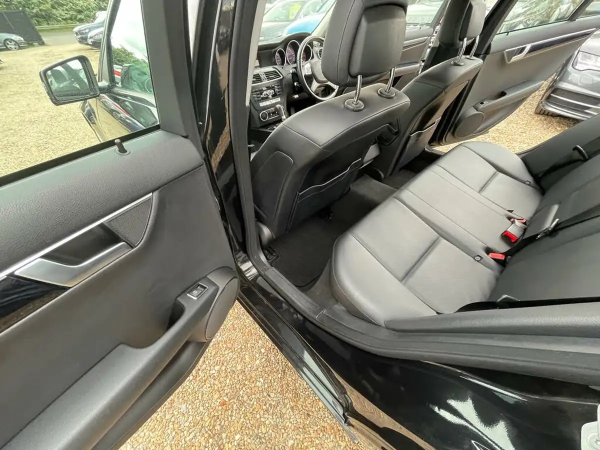 2013-mercedes-benz-c-class-21cdi-c220-cdi-executive-se-170bhp-saloon-4d-7g-tronic-plus-big-38
