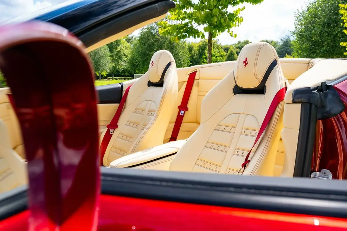 2015-ferrari-california-39-t-big-75