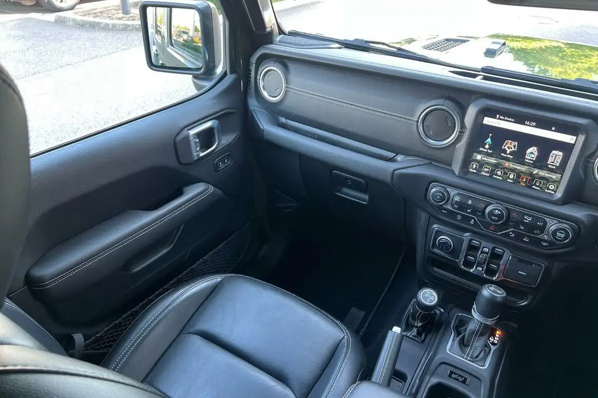 2021-jeep-wrangler-20-gme-80th-anniversary-5d-big-25