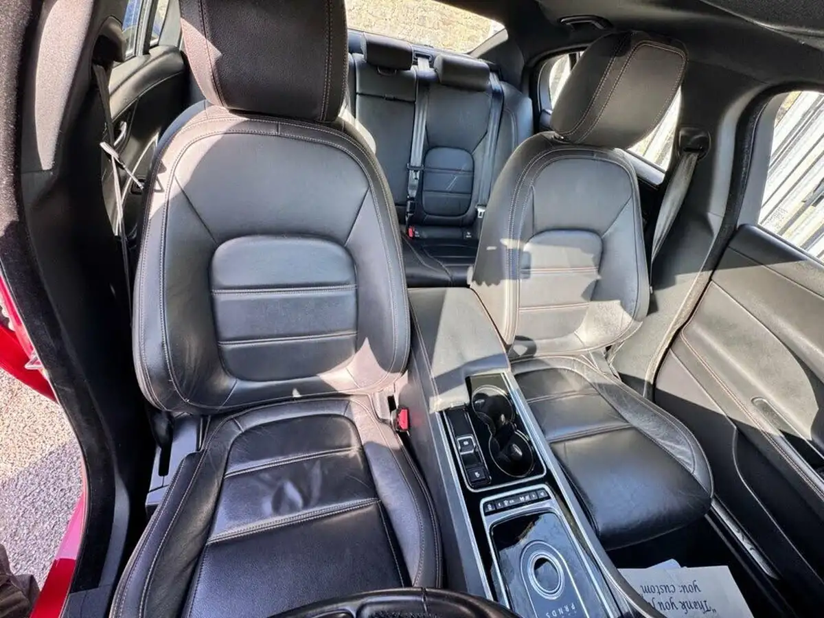 2015-jaguar-xe-20-prestige-big-13