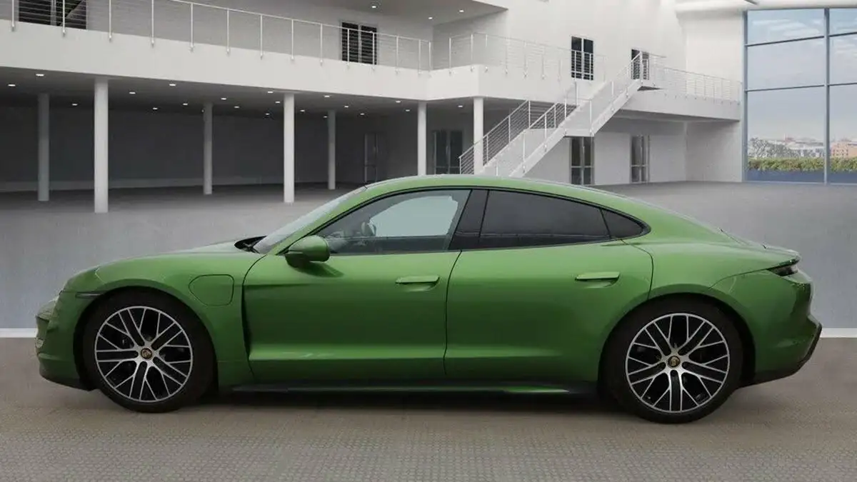 2021-porsche-taycan-e-base-476ps-performance-battery-plus-big-12