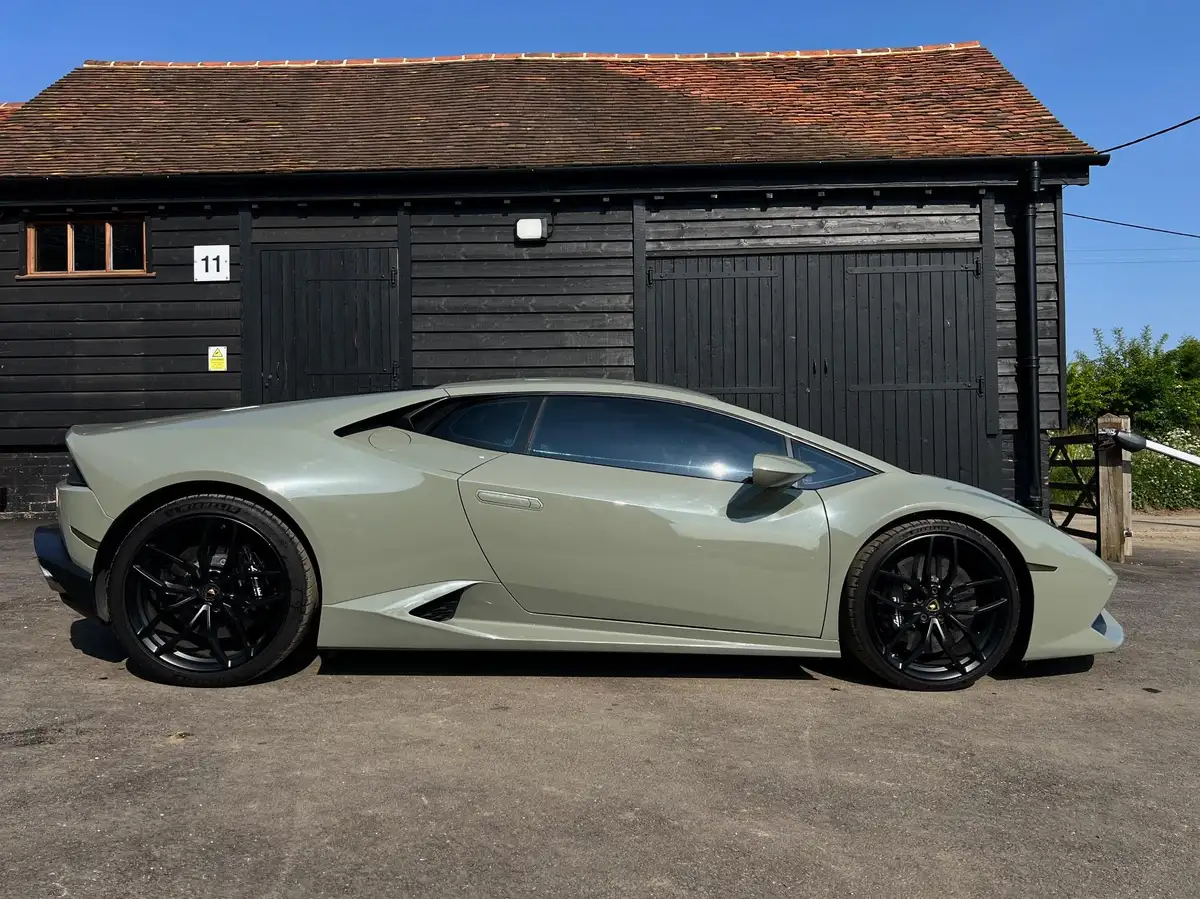 2015-lamborghini-huracan-52-lp-610-4-4wd-coupe-big-2