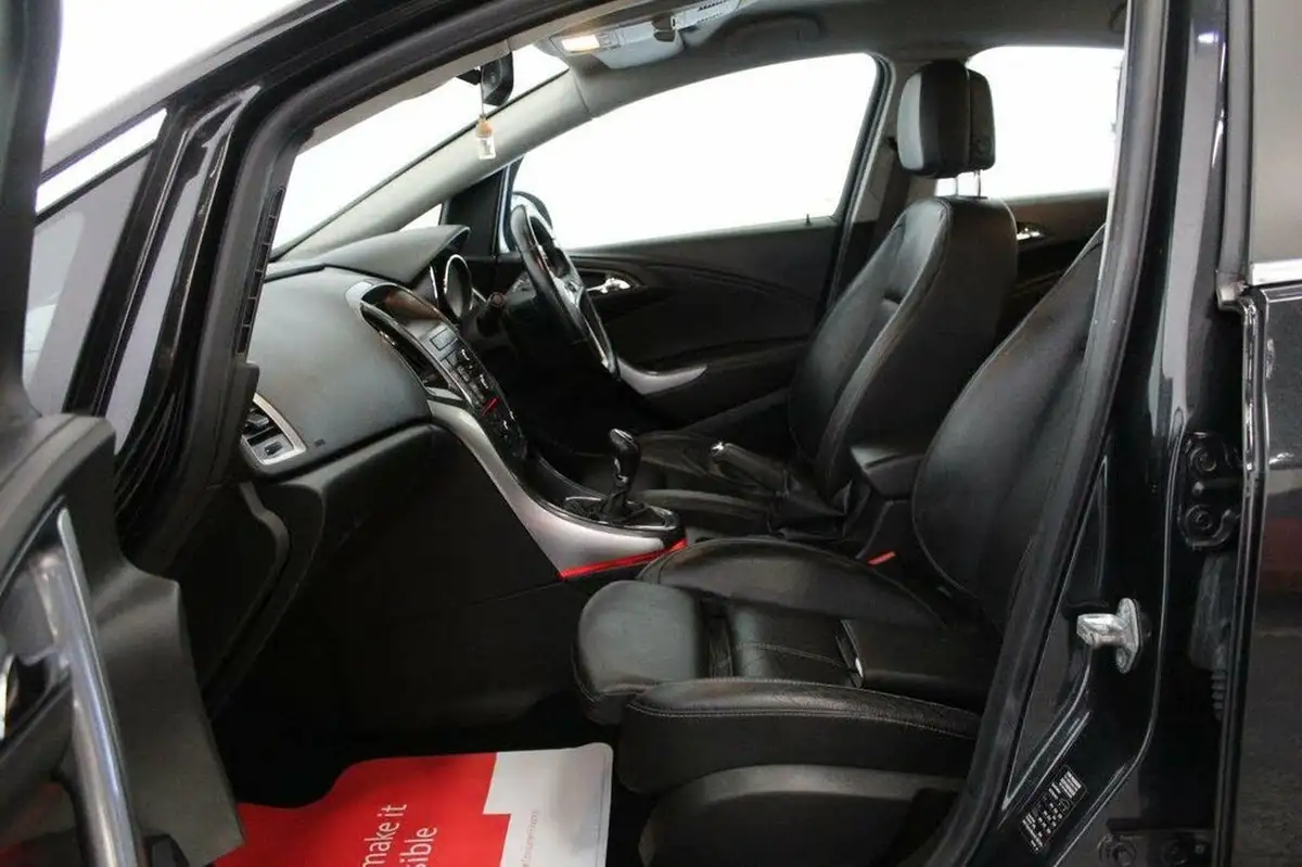 2012-vauxhall-astra-20td-elite-16v-165ps-ecoflex-ss-big-50