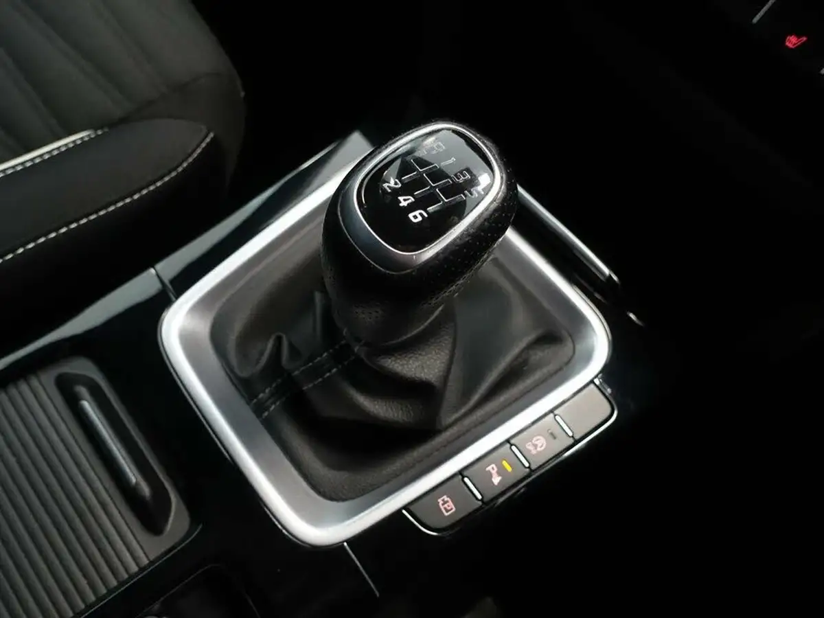 2022-kia-pro-ceed-15-t-gdi-gt-line-big-23