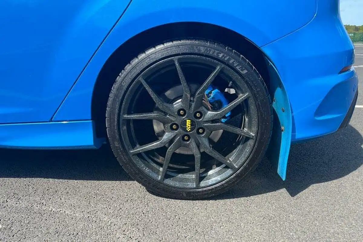 2016-ford-focus-23-rs-big-8