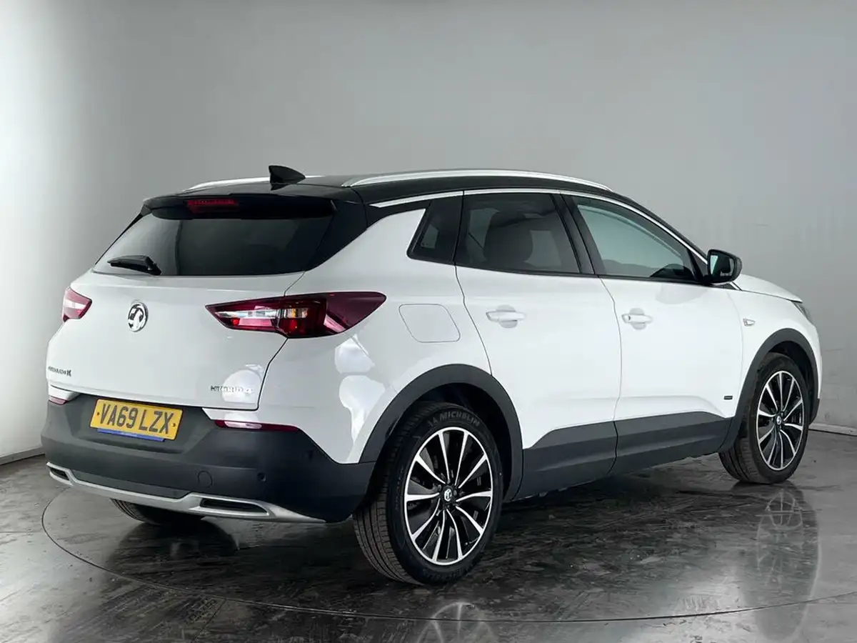 2020-vauxhall-grandland-x-16i-turbo-elite-nav-big-3