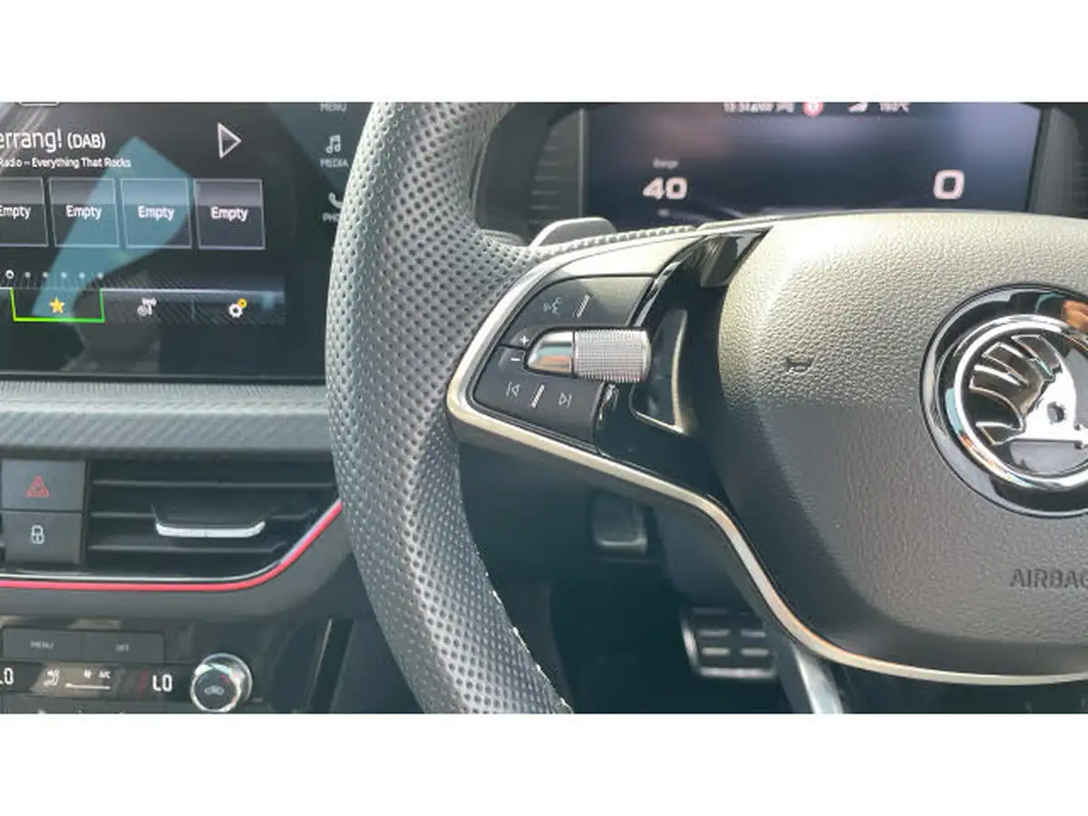 2024-skoda-kamiq-15-tsi-monte-carlo-dsg-big-16