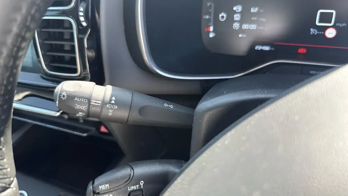 2022-citroen-c5-aircross-12-puretech-shine-ss-big-26