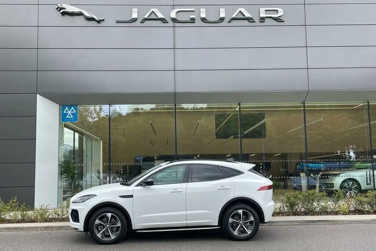 2024-jaguar-e-pace-20-d200-r-dynamic-se-black-big-12