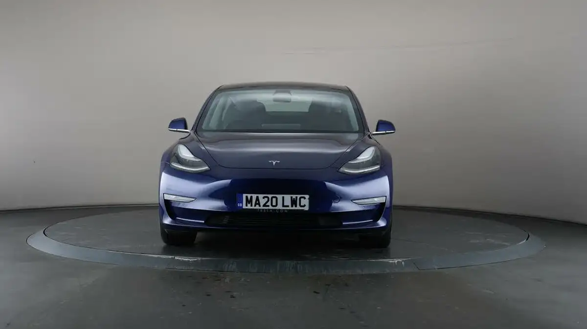 2020-tesla-model-3-e-long-range-big-2