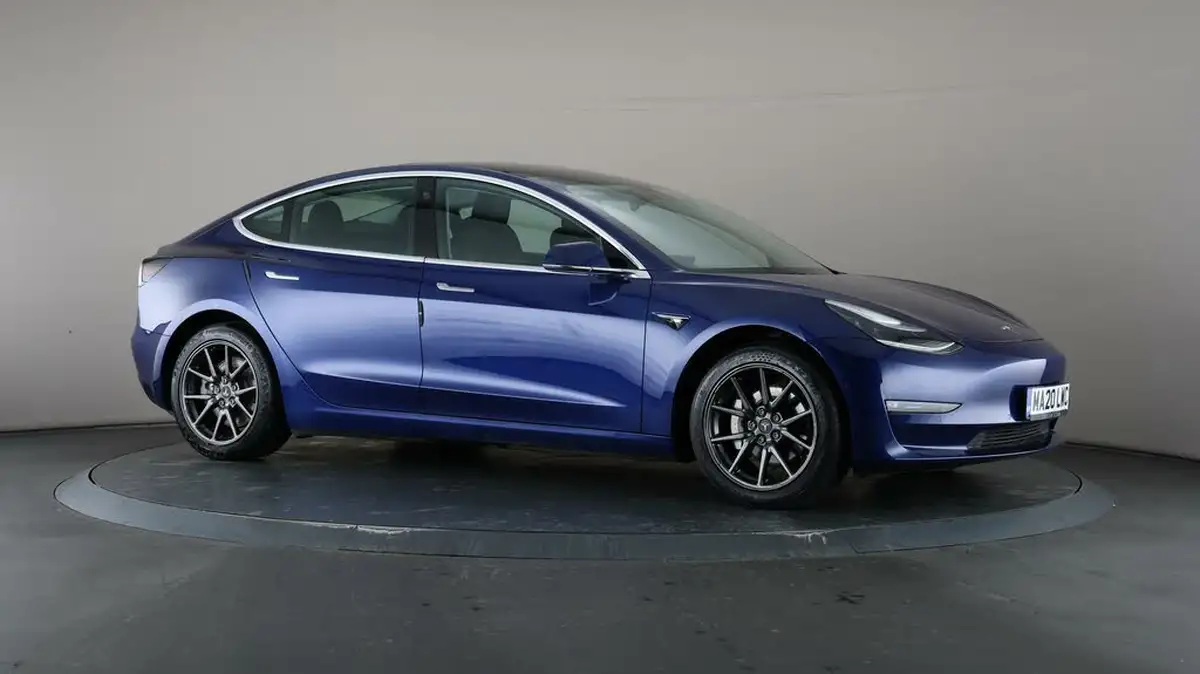 2020-tesla-model-3-e-long-range-big-54