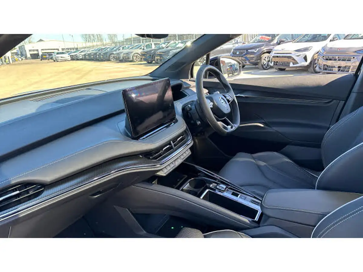 2025-skoda-enyaq-e-vrs-coupe-big-8