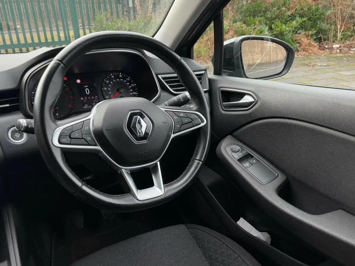 2021-renault-clio-10-sce-iconic-75bhp-big-7