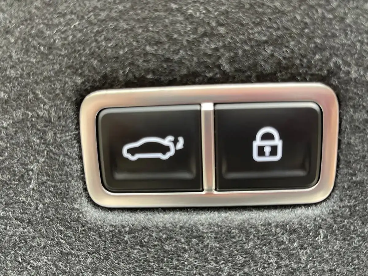2024-hyundai-ioniq-6-e-premium-228ps-single-rwd-big-12