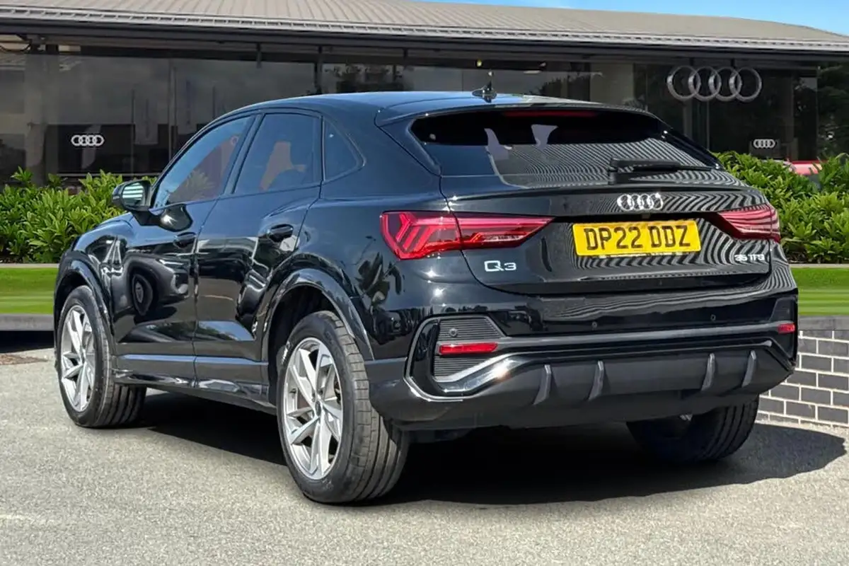 2022-audi-q3-15-35-tfsi-black-edition-cod-sportback-s-tronic-big-1