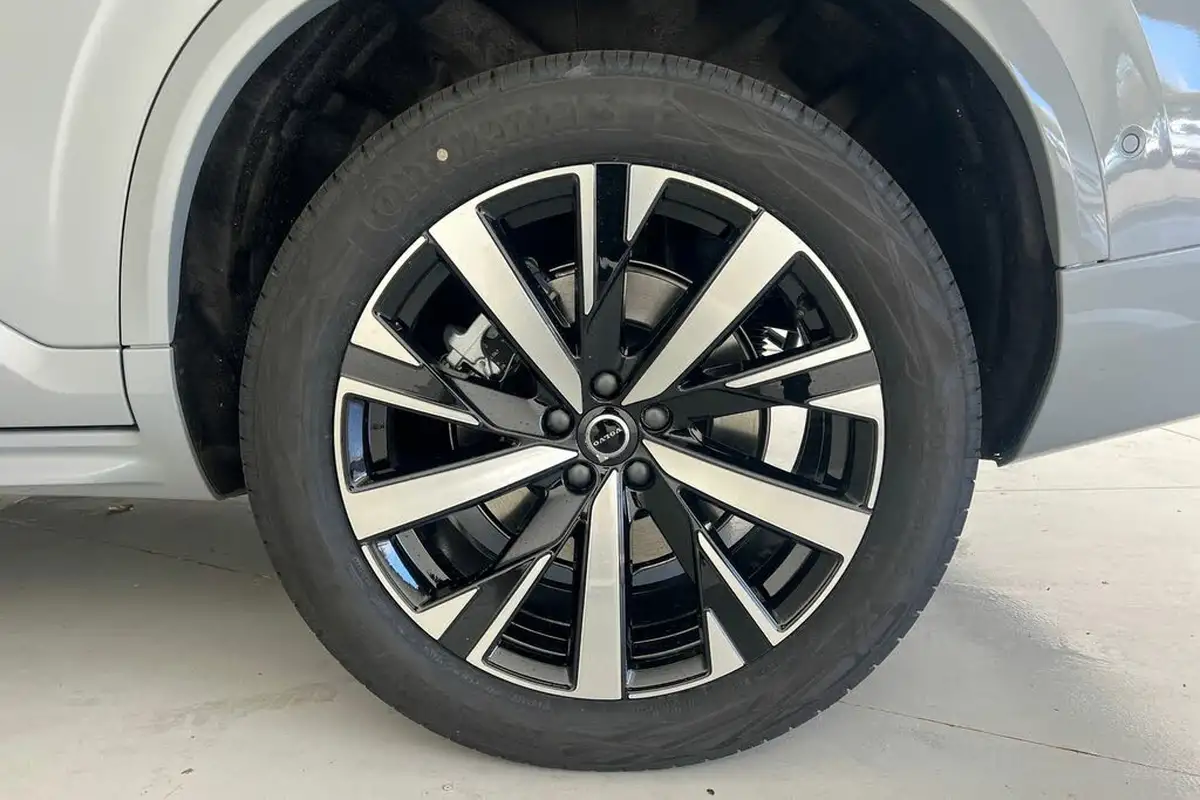 2025-volvo-xc90-20-b5-plus-big-20
