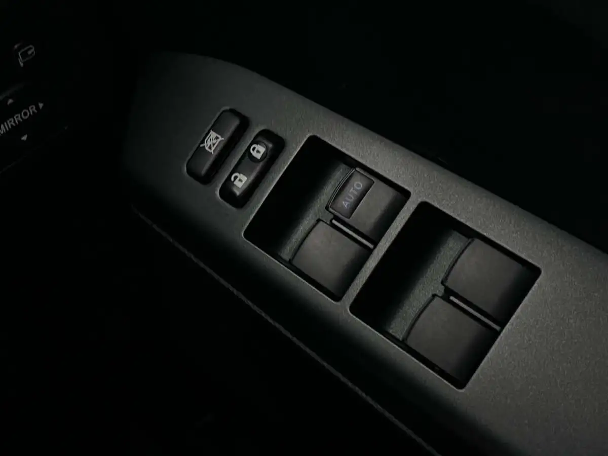 2017-toyota-rav4-25-vvt-i-icon-big-28