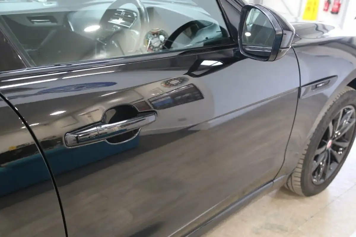 2019-jaguar-f-pace-20-i4d-chequered-flag-180ps-big-28
