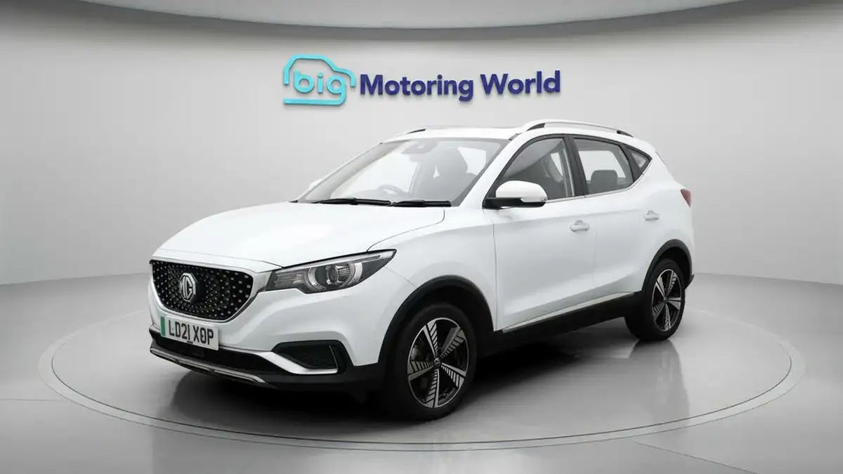 2021-mg-zs-suv-e-exclusive-ev-big-3