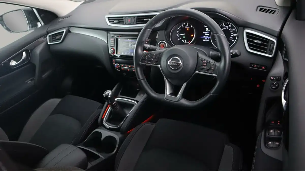 2020-nissan-qashqai-13-dig-t-n-connecta-140ps-big-9