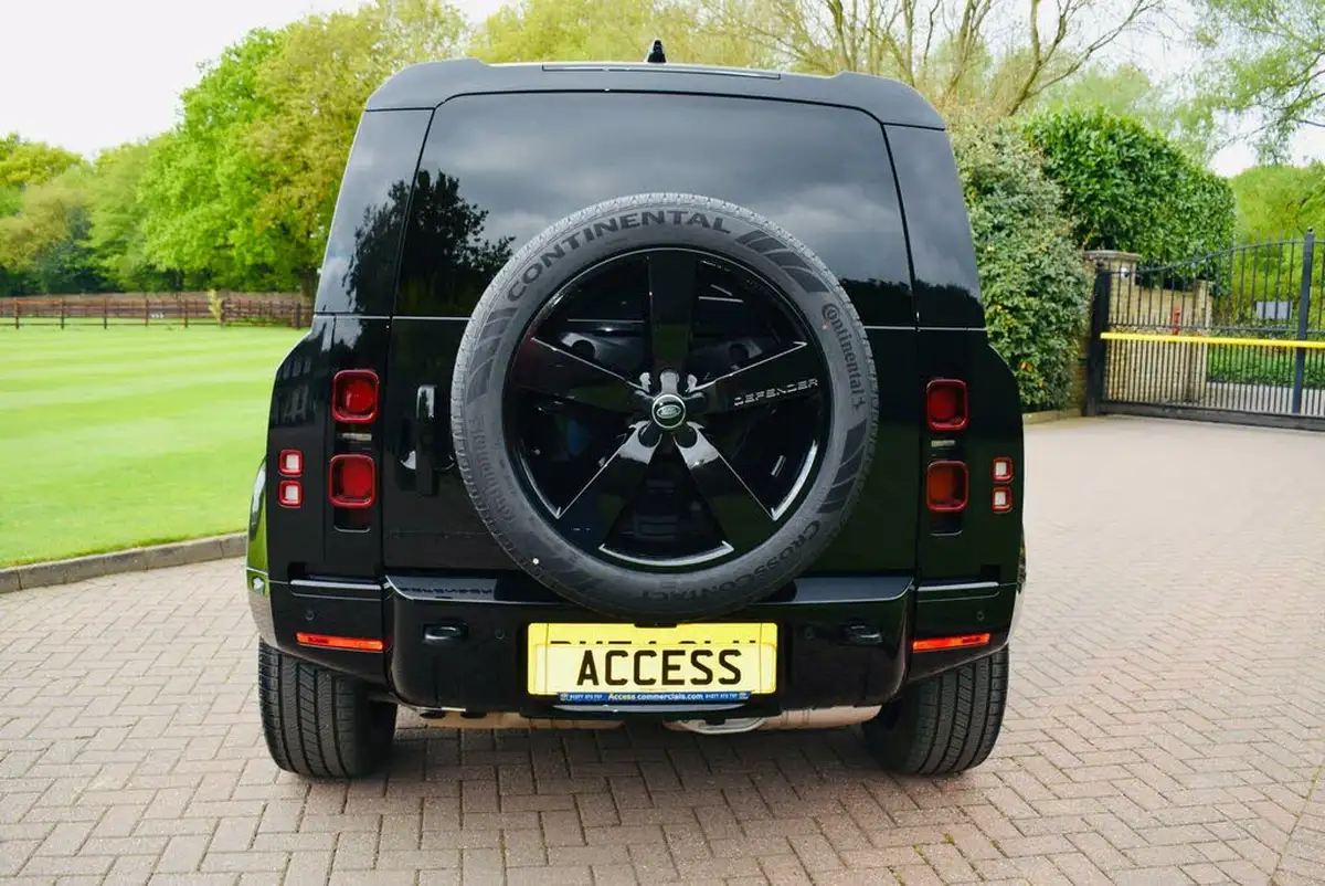 2024-land-rover-90-defender-30-d350-hard-top-x-dynamic-hse-90-big-5