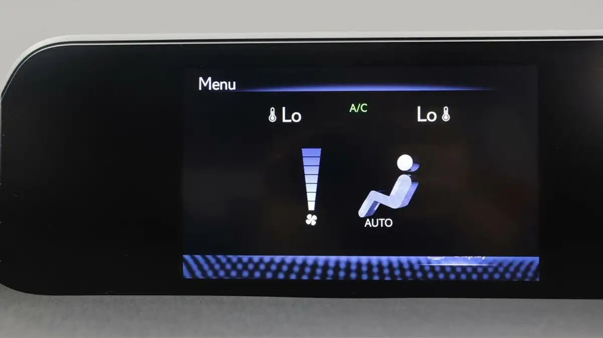2021-lexus-ux-300e-e-ux-big-11