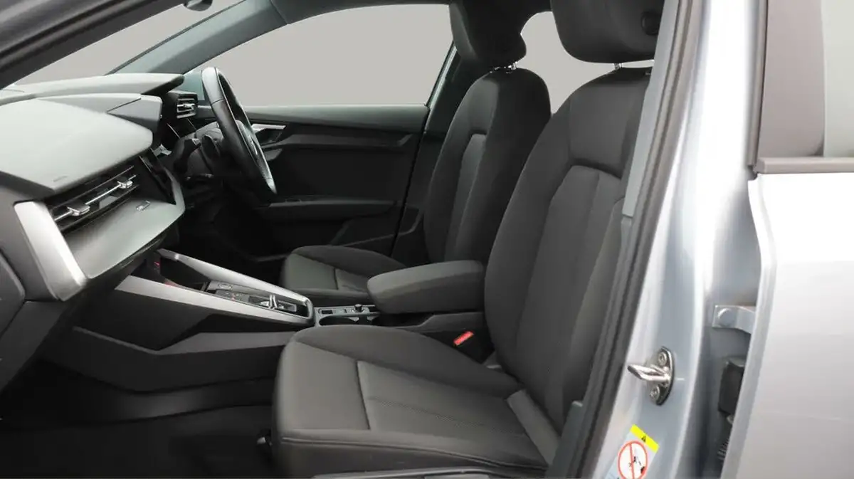 2021-audi-a3-15-35-tfsi-technik-s-tronic-big-14