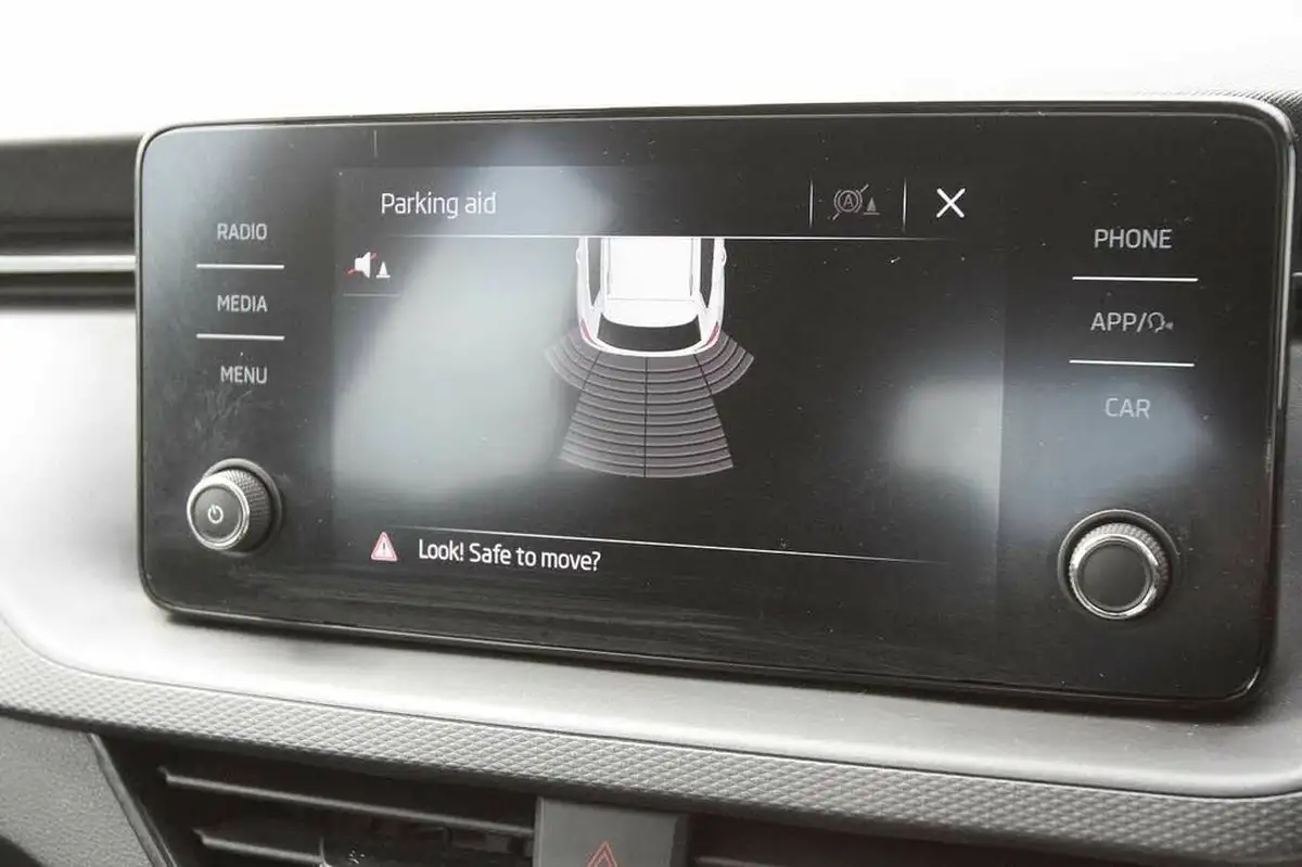2020-skoda-kamiq-10-tsi-se-95ps-big-15
