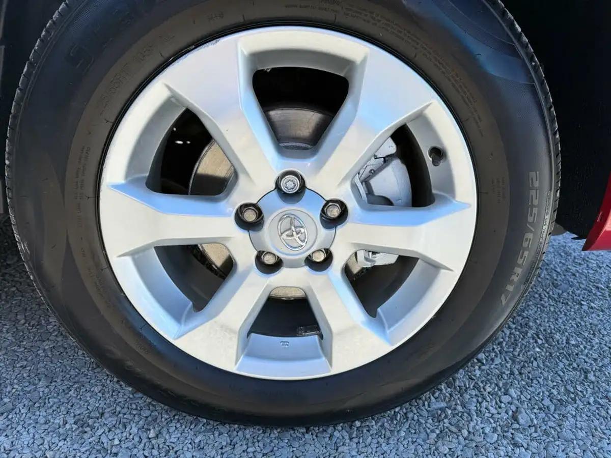 2012-toyota-rav4-22td-xt-r-22d-cat-150bhpawd-auto-big-10