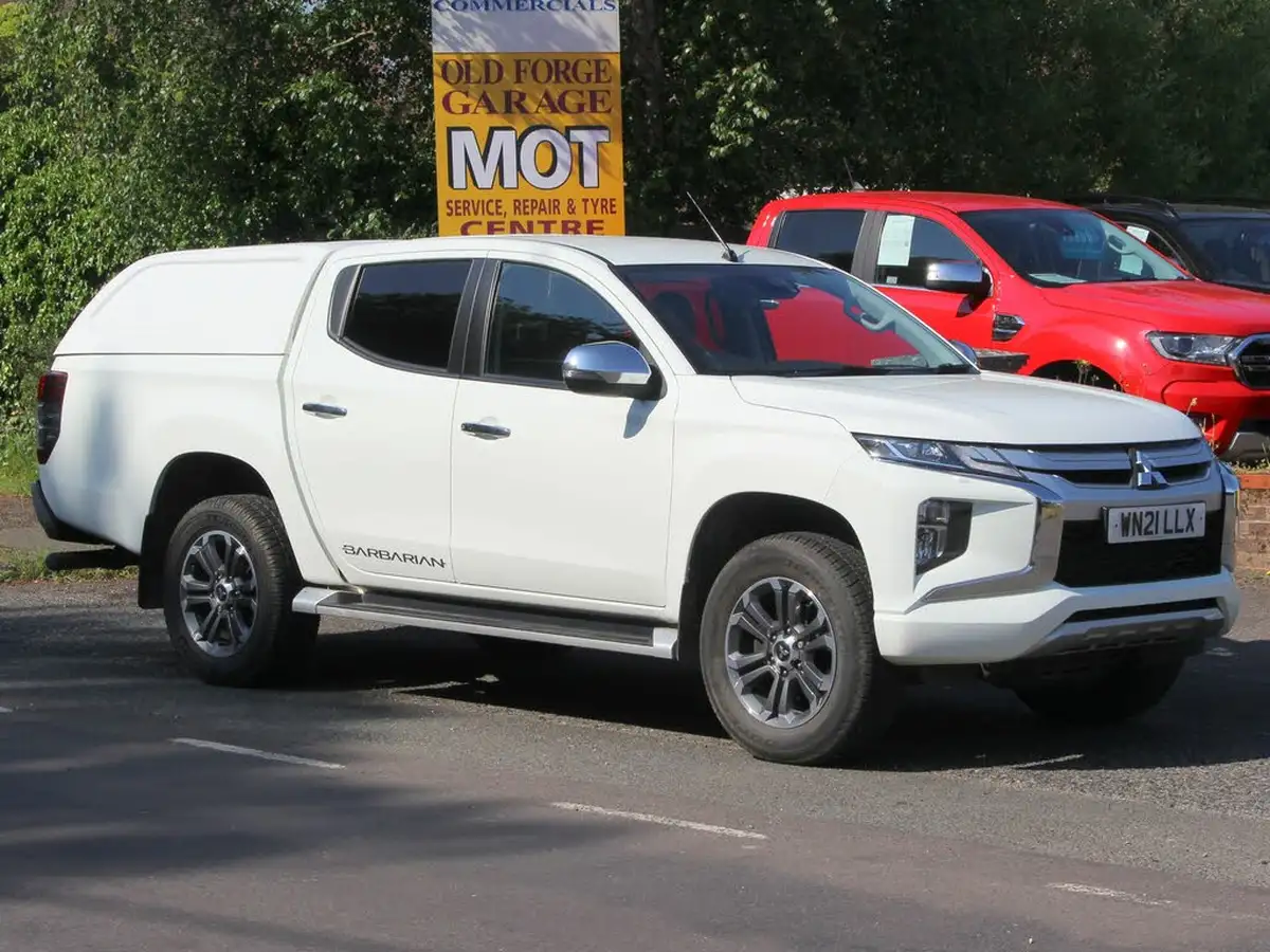 2021-mitsubishi-l200-22di-d-barbarian-big-28