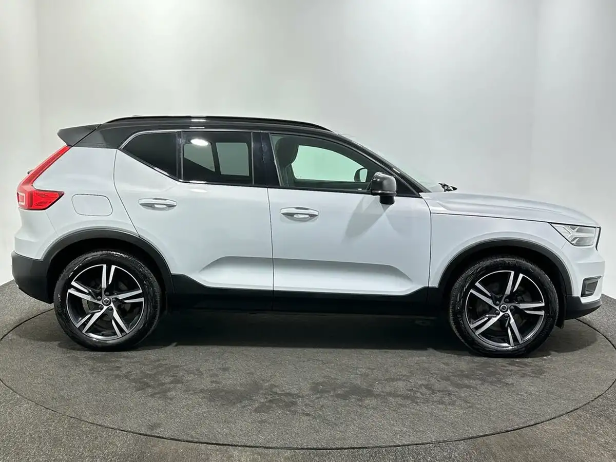 2021-volvo-xc40-15-t4-r-design-211bhp-big-8