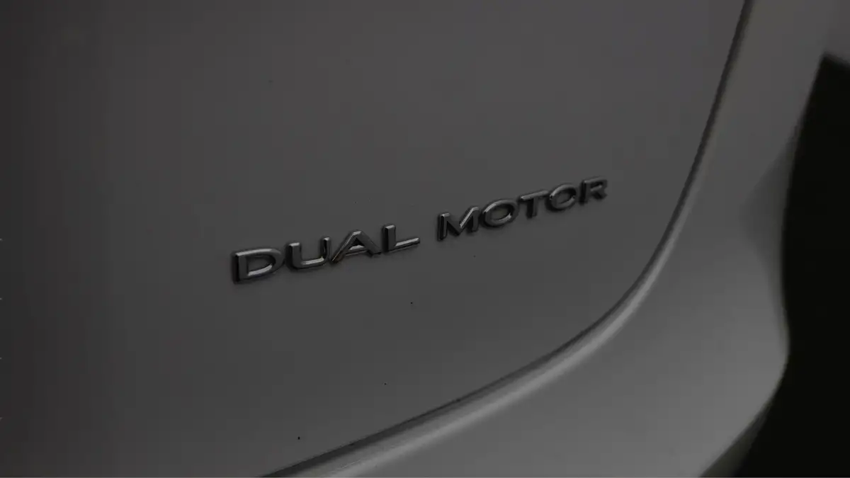 2021-tesla-model-3-e-long-range-awd-big-19