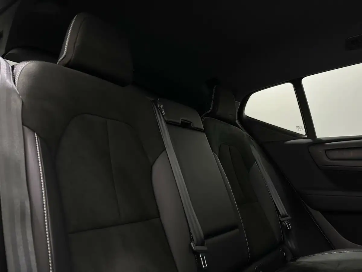 2021-volvo-xc40-15-t4-r-design-211bhp-big-36
