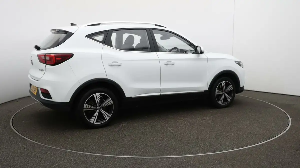 2021-mg-zs-suv-e-exclusive-ev-big-51