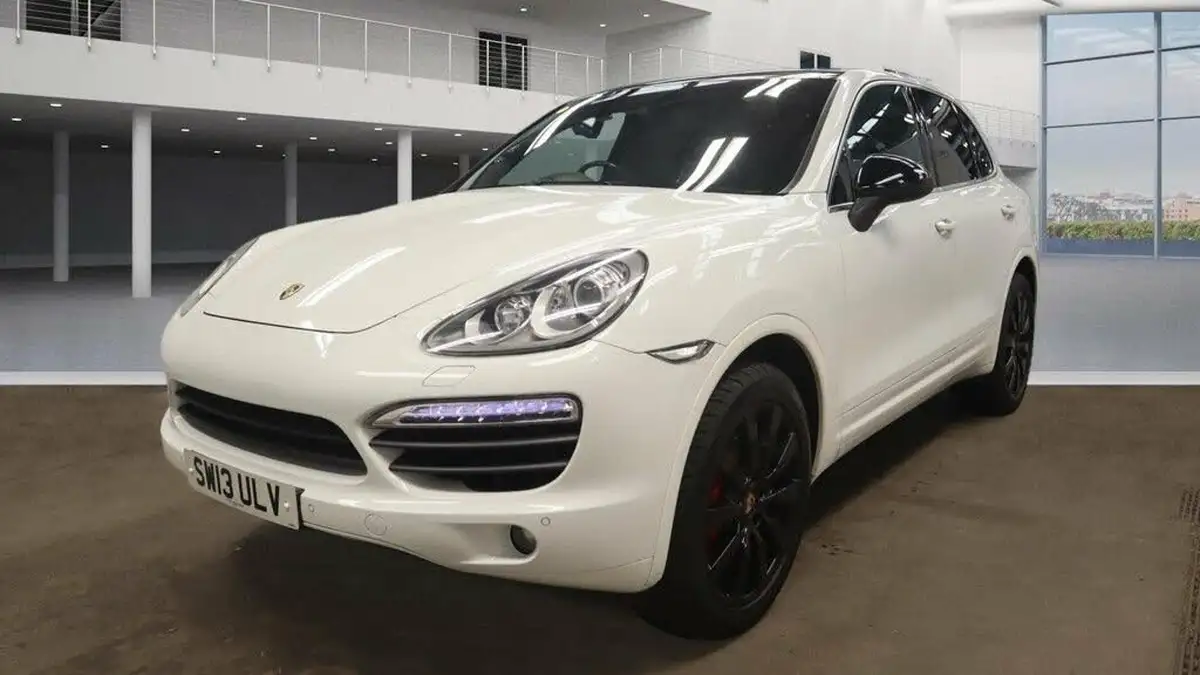 2013-porsche-cayenne-big-2