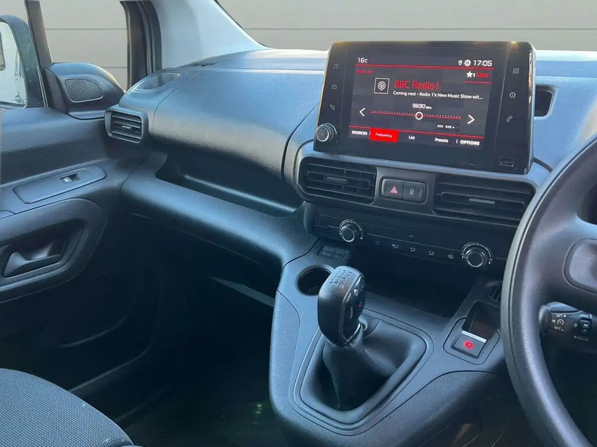 2020-citroen-berlingo-15bluehdi-650-enterprise-big-16