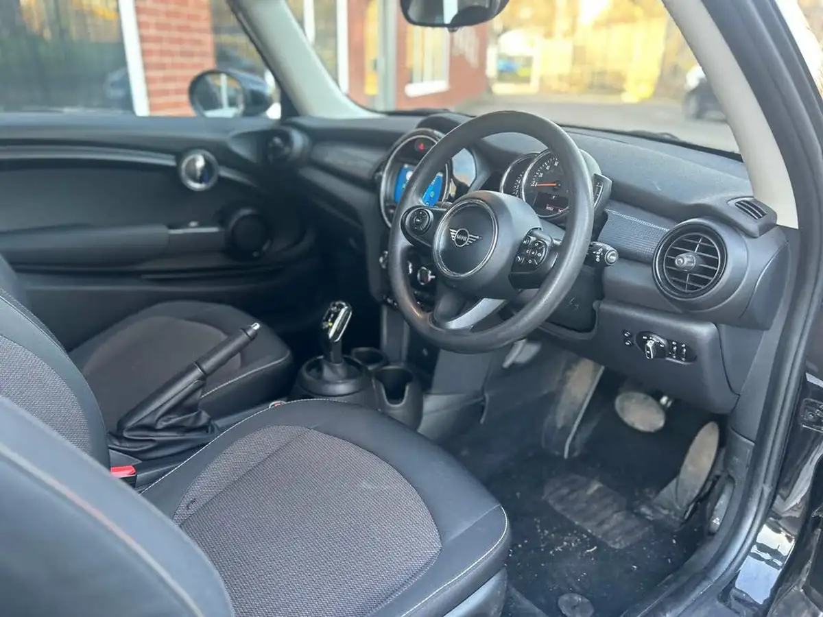 2019-mini-cooper-15-cooper-classic-hatchback-3d-auto-big-20