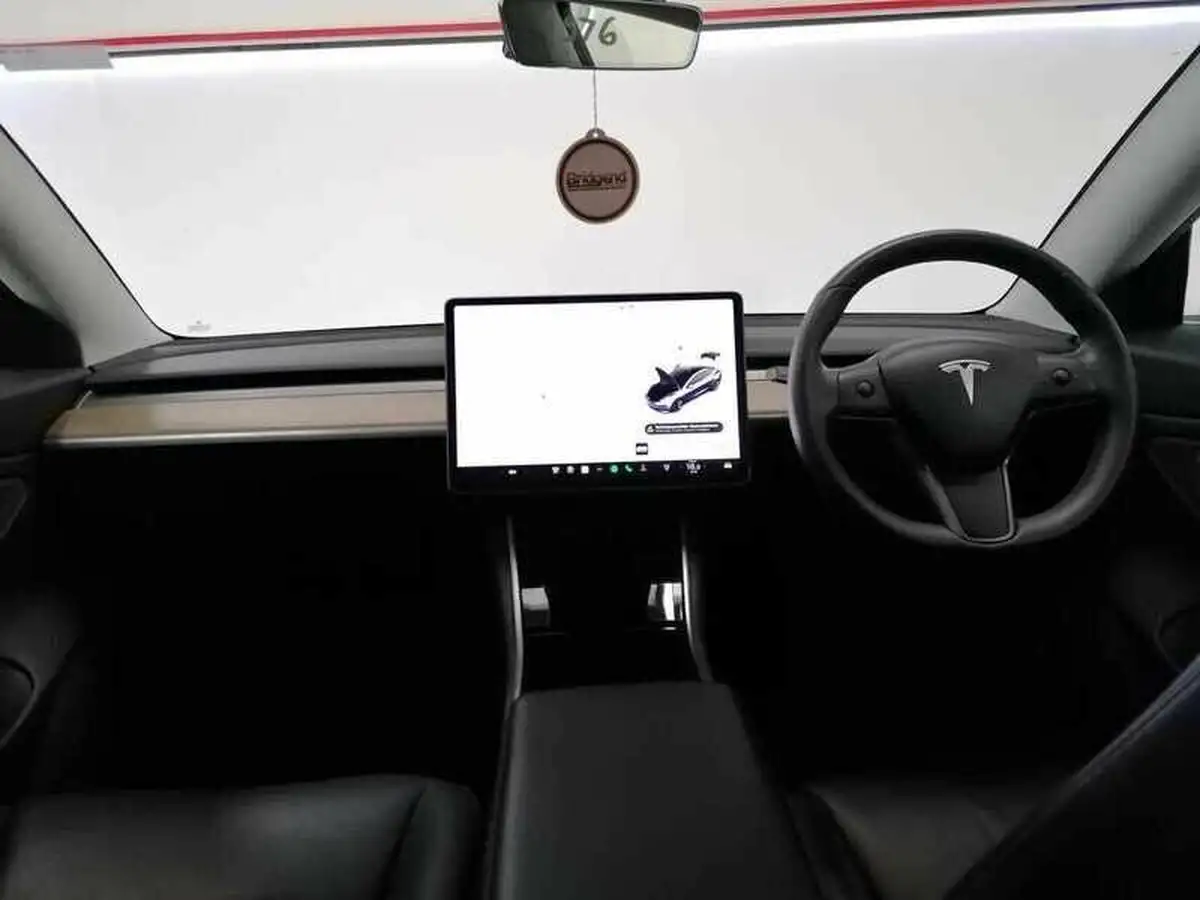 2019-tesla-model-3-e-standard-plus-big-17