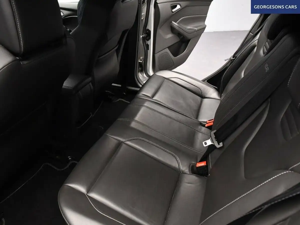 2017-ford-focus-20t-st3-hatchback-big-17