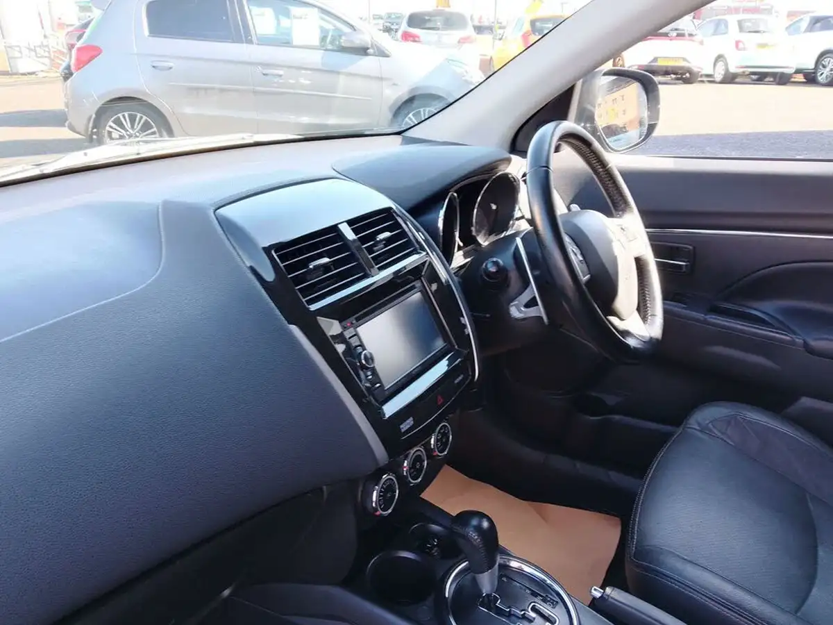 2015-mitsubishi-asx-22di-d-4-big-31