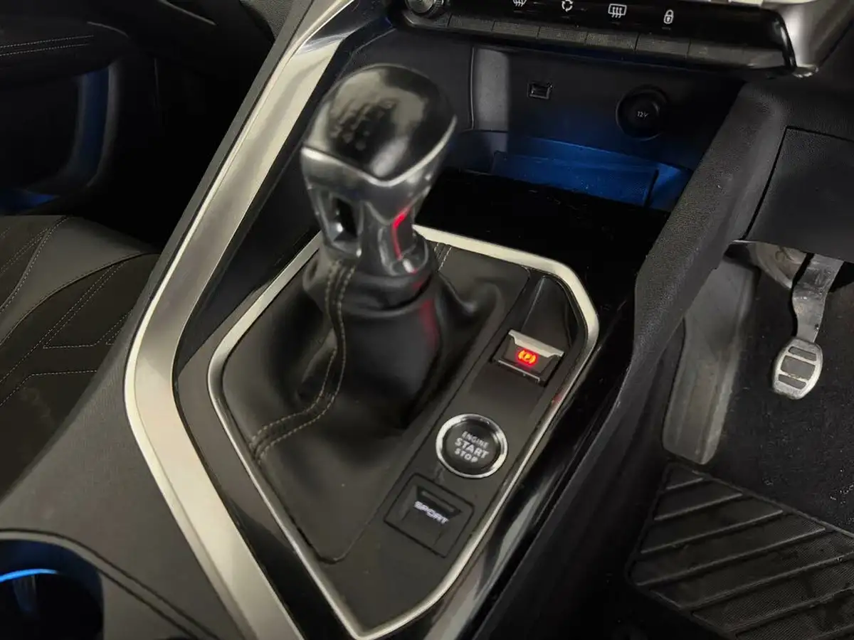 2021-peugeot-3008-suv-15-bluehdi-gt-big-33