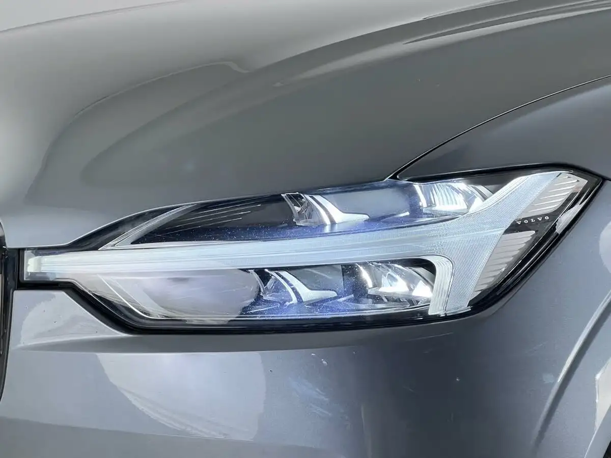 2019-volvo-xc60-20td-d4-momentum-geartronic-big-4