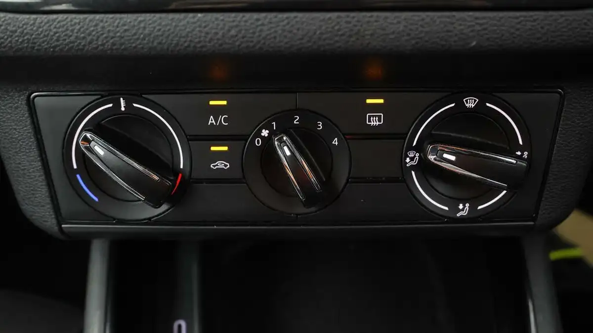 2021-skoda-kamiq-15-tsi-se-big-11