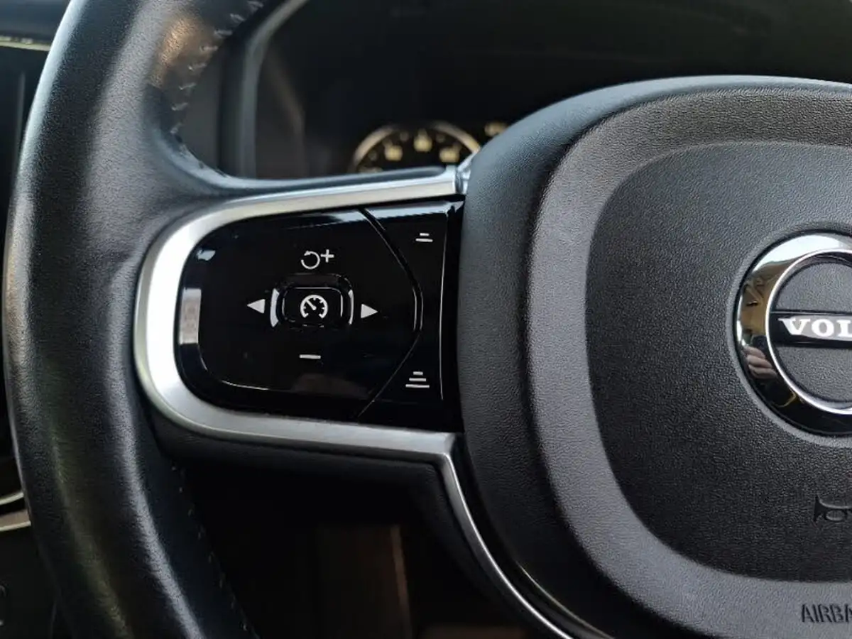 2018-volvo-v90-20td-d4-momentum-big-9