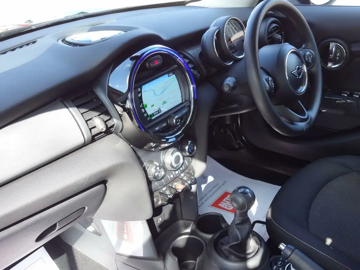 2018-mini-cooper-15td-cooper-d-series-ii-ss-hatchback-5d-big-5