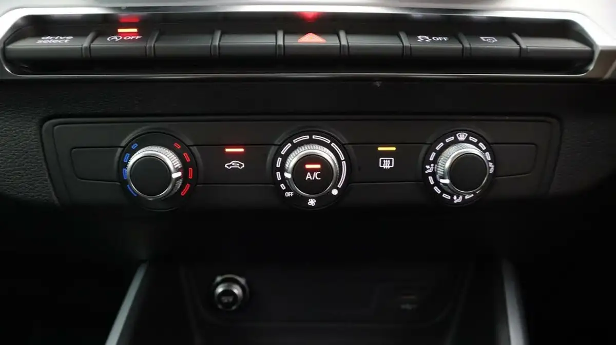 2022-audi-q2-15-35-tfsi-s-line-tronic-big-12