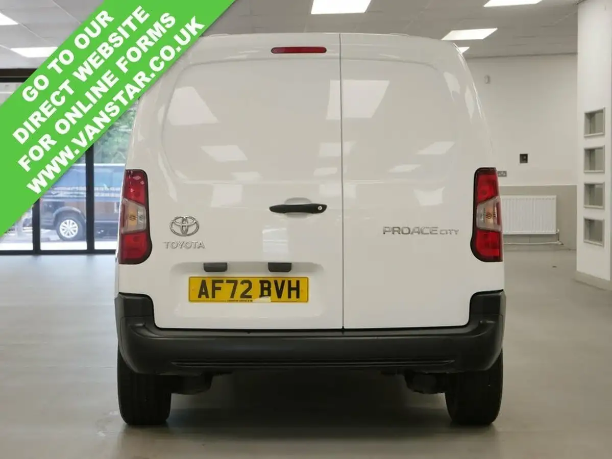2022-toyota-proace-city-15d-active-big-11