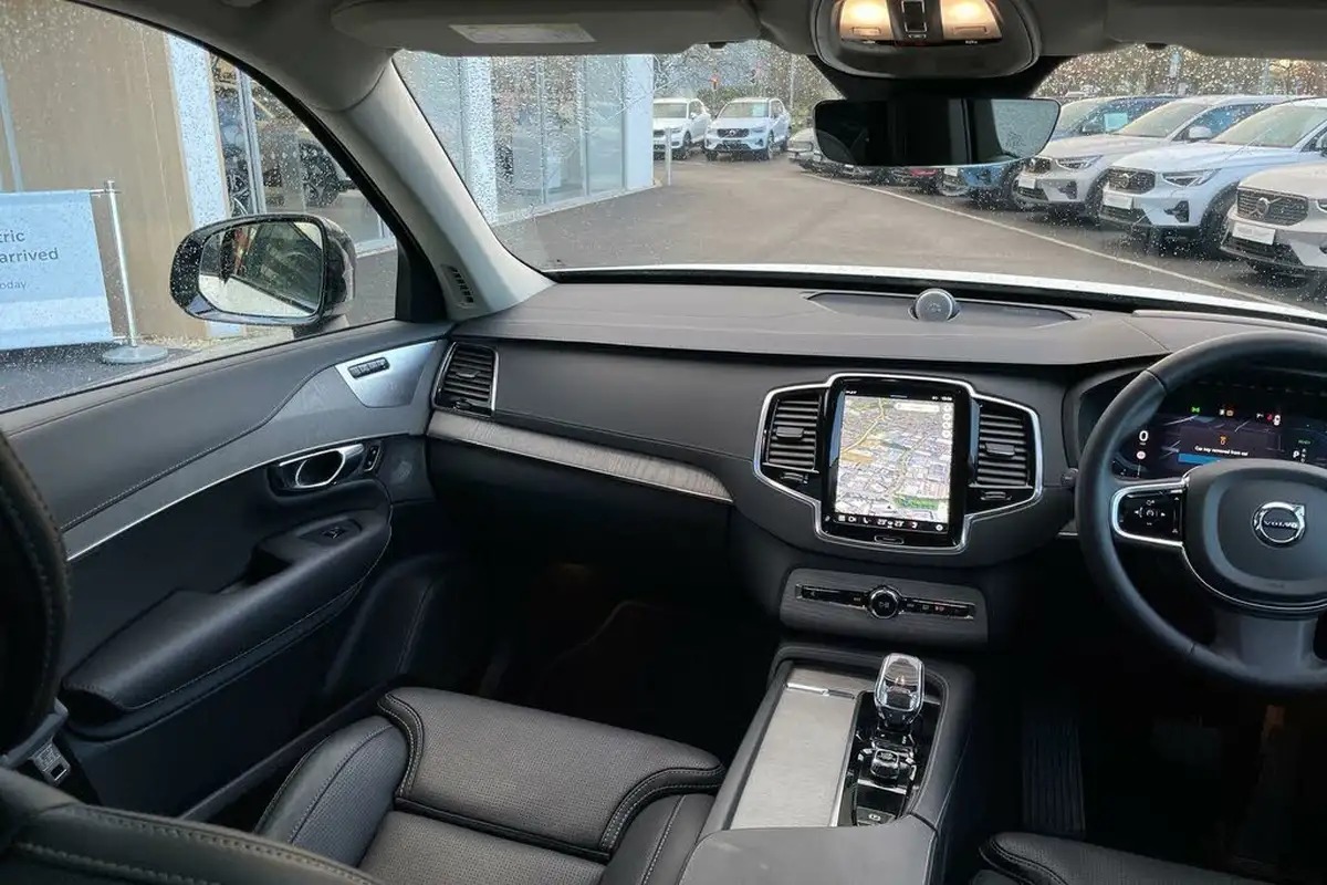 2024-volvo-xc90-20-t8-ultra-dark-big-33