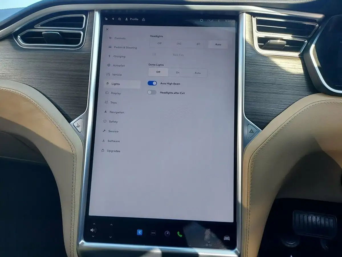 2017-tesla-model-s-e-90d-311kw-nav-big-35